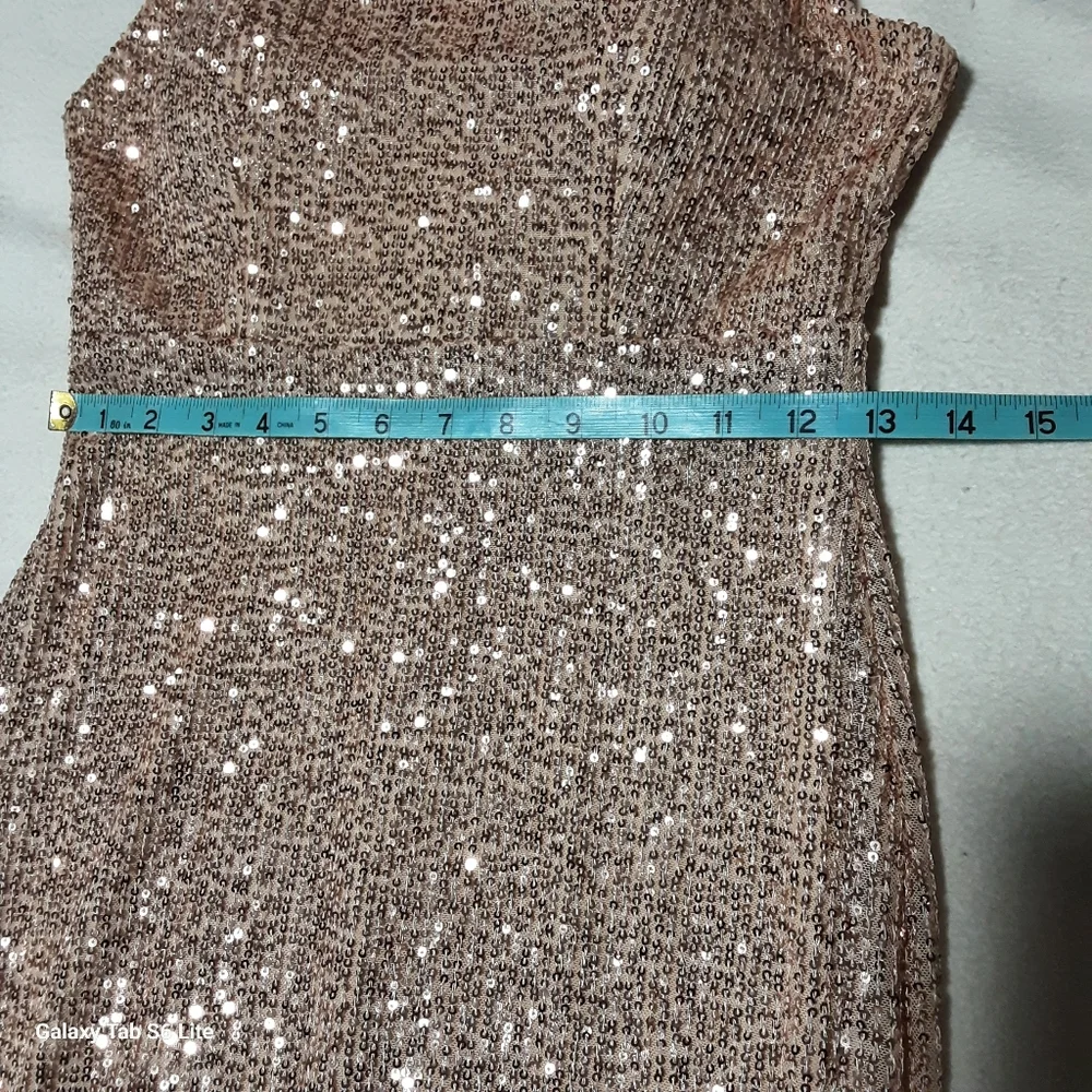 A ARFAR Elegant Sequin Gown Size S. - Picture 10 of 11